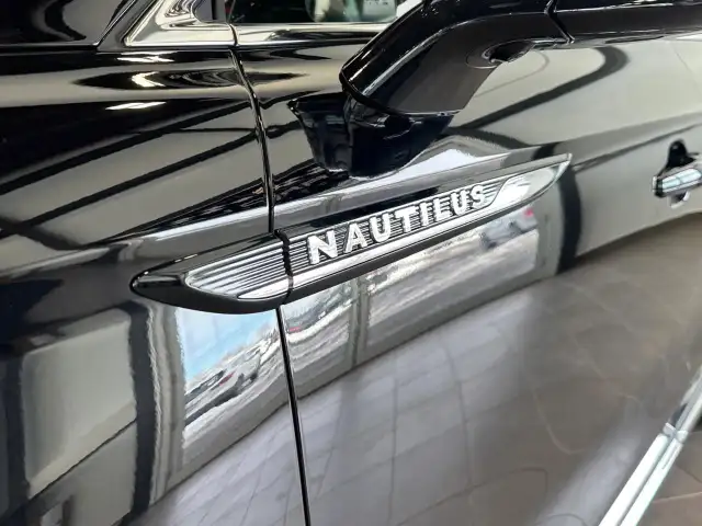 2022 Lincoln Nautilus Reserve Reserve|| Extensive Service Rec... - Photo 8