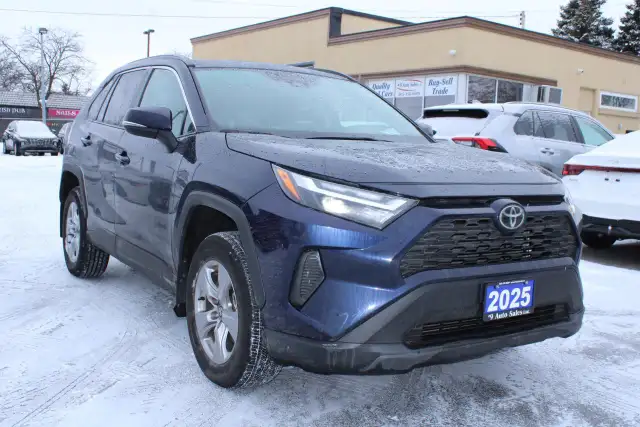 2025 Toyota RAV4 XLE - Photo 2