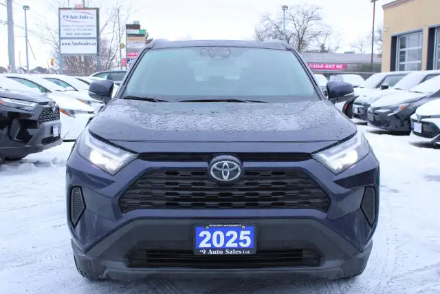 2025 Toyota RAV4 XLE - Photo 3