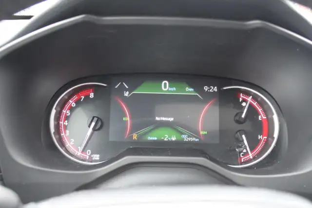 2025 Toyota RAV4 XLE - Photo 9