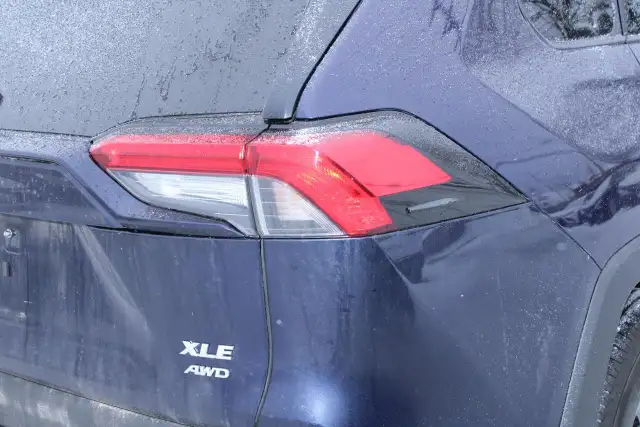 2025 Toyota RAV4 XLE - Photo 20