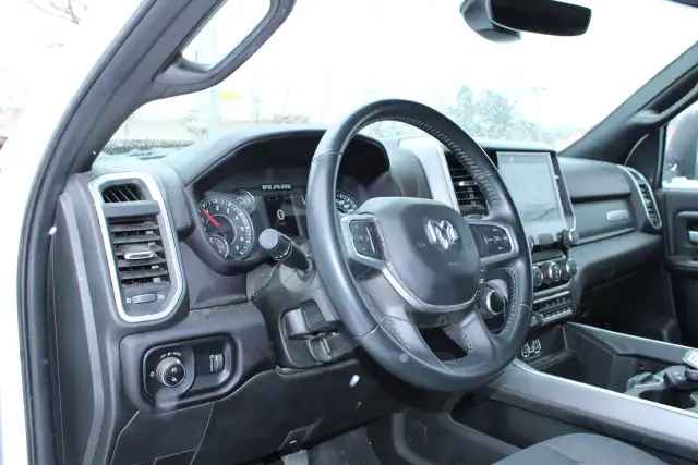 2023 RAM 3500 Big Horn - Photo 9