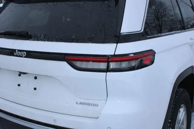2023 Jeep Grand Cherokee Laredo - Photo 5