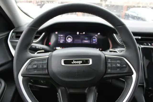 2023 Jeep Grand Cherokee Laredo - Photo 9