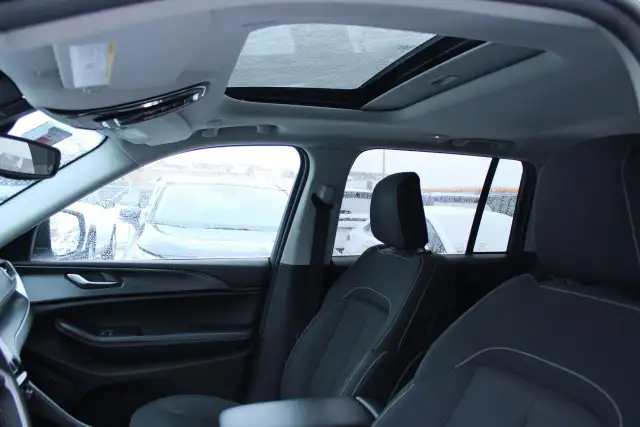 2023 Jeep Grand Cherokee Laredo - Photo 16