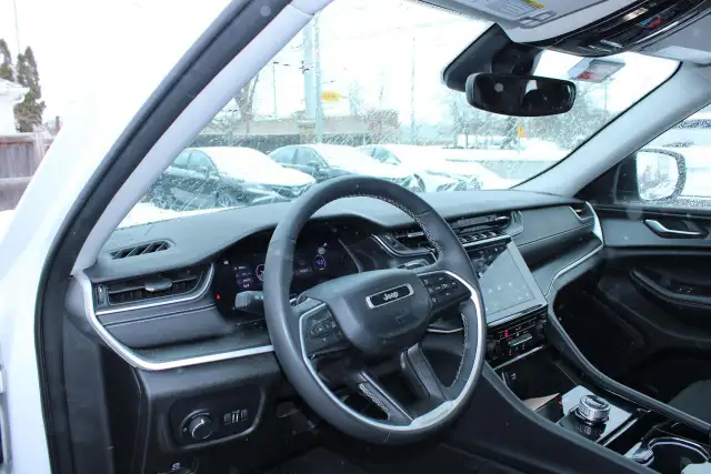 2023 Jeep Grand Cherokee Laredo - Photo 17