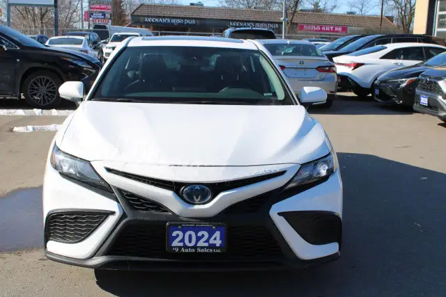 2024 Toyota Camry HYBRID SE - Photo 3