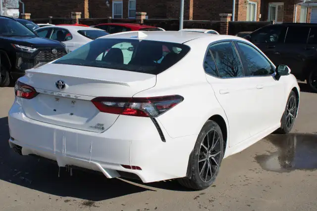 2024 Toyota Camry HYBRID SE - Photo 5