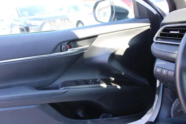 2024 Toyota Camry HYBRID SE - Photo 6