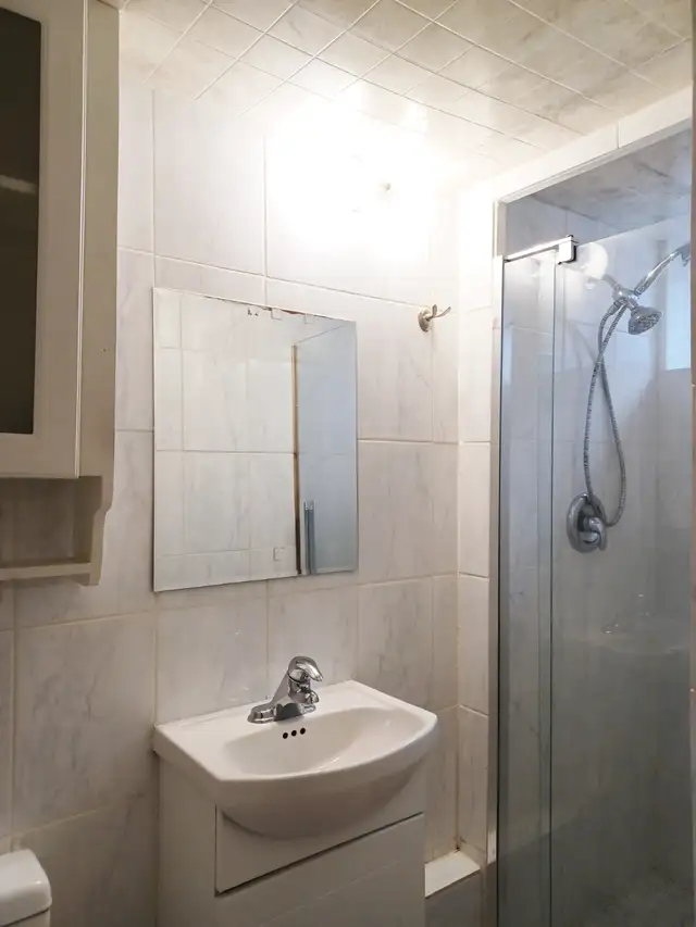 Basement Apartment for Rent - Photo 5