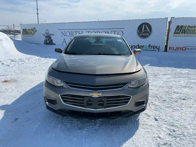 2017 Chevrolet Malibu - Photo 2