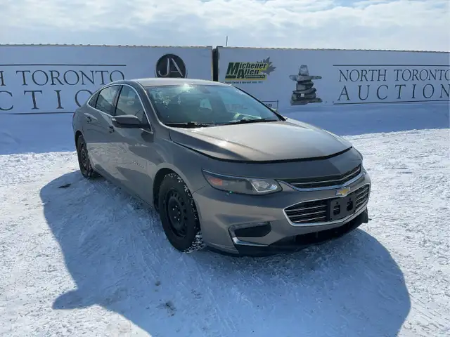 2017 Chevrolet Malibu - Photo 3