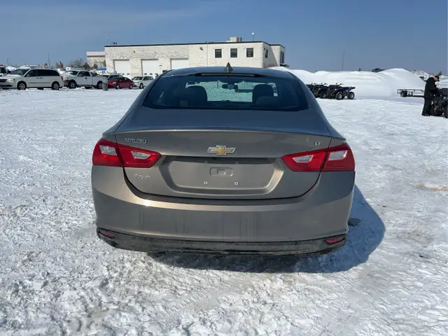 2017 Chevrolet Malibu - Photo 5