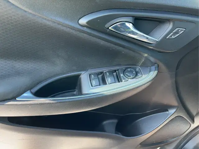 2017 Chevrolet Malibu - Photo 22