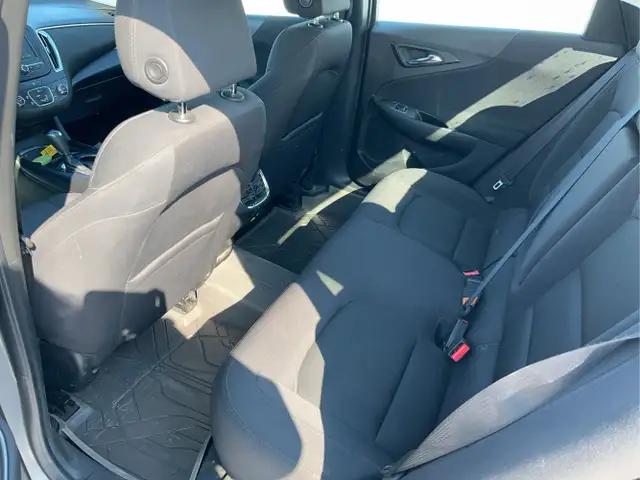 2017 Chevrolet Malibu - Photo 24