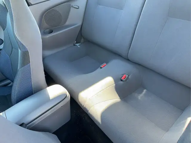 2002 Toyota Celica - Photo 25