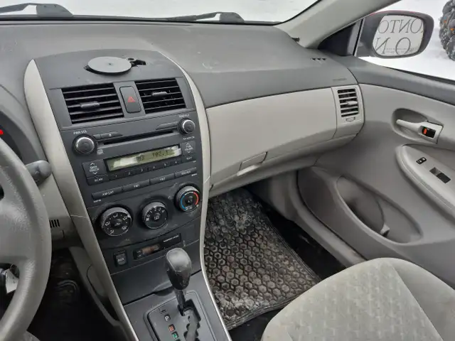 2010 Toyota Corolla - Photo 16