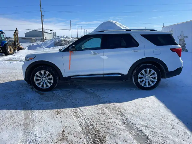 2020 Ford Explorer Hybrid - Photo 2