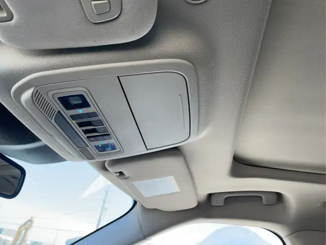 2020 Ford Explorer Hybrid - Photo 16