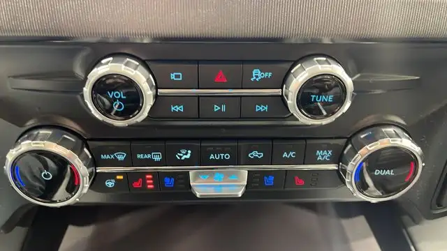 2026 Ford Super Duty F-350 SRW Platinum - Photo 24