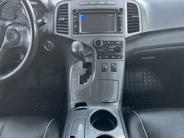 2013 Toyota Venza LE / AWD - Photo 17