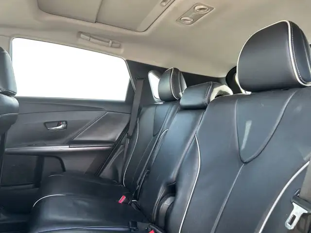 2013 Toyota Venza LE / AWD - Photo 18
