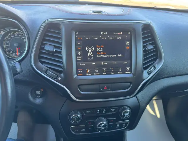 2019 Jeep Cherokee Trailhawk - Photo 16