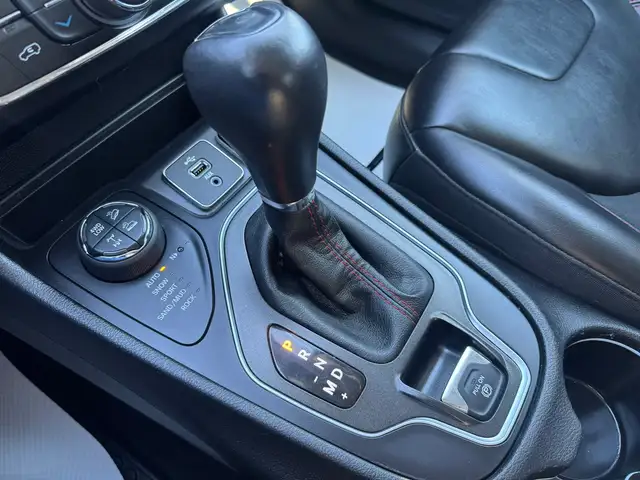 2019 Jeep Cherokee Trailhawk - Photo 19