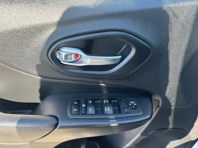 2019 Jeep Cherokee Trailhawk - Photo 20