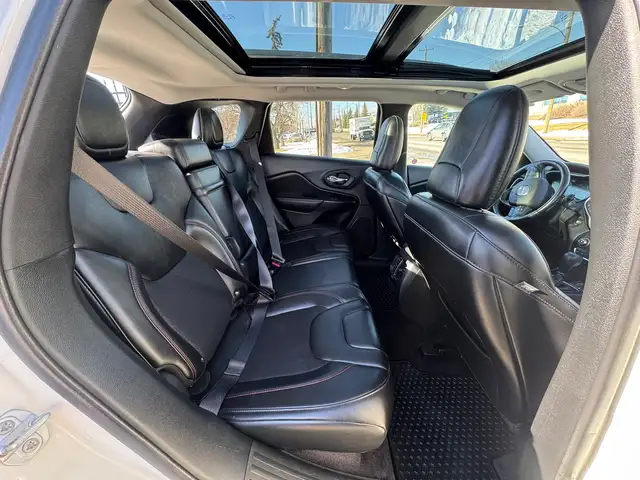 2019 Jeep Cherokee Trailhawk - Photo 24