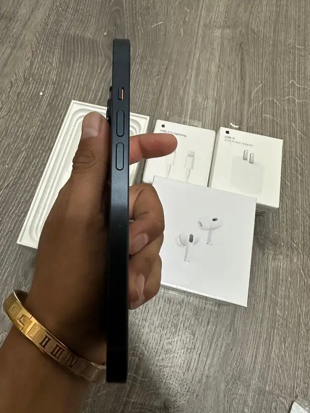 iPhone 14 128gb Accessories Pkg/Delivery - Photo 2