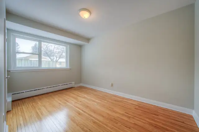 RENOVATED Bright 2bdrm APT- SPACIOUS  =AVAIL March 15= - Photo 7