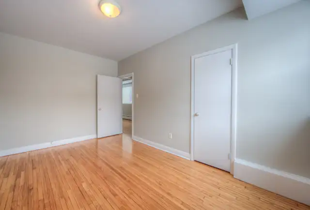 RENOVATED Bright 2bdrm APT- SPACIOUS  =AVAIL March 15= - Photo 8