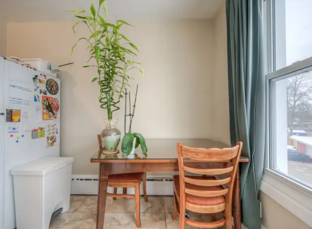 RENOVATED Bright 2bdrm APT- SPACIOUS  =AVAIL March 15= - Photo 9