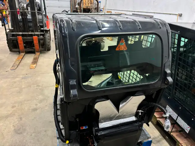 BOBCAT CAB ASSEMBLY COMPLETE-BRAND NEW TAKE OFF - Photo 6