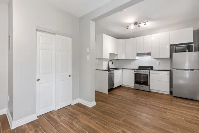 uOttawa Cozy LARGE studio, 5 min to Campus, FREE Internet, Avail - Photo 3