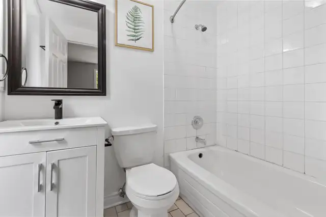 uOttawa Cozy LARGE studio, 5 min to Campus, FREE Internet, Avail - Photo 9