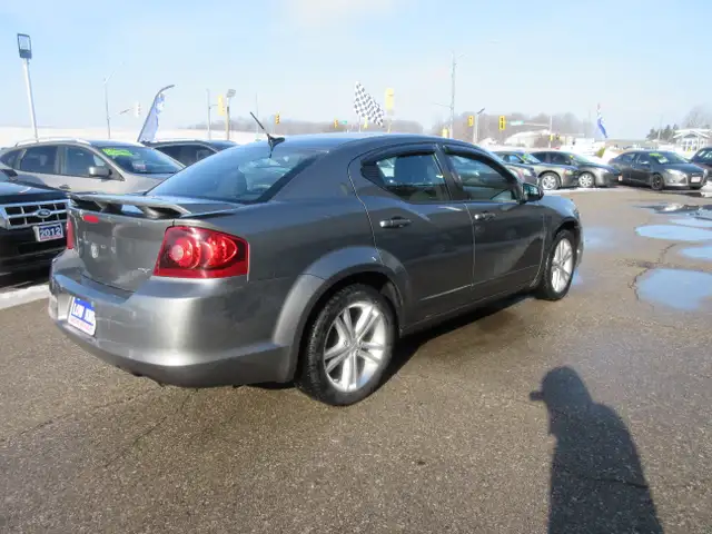 2012 Dodge Avenger SXT - Photo 6