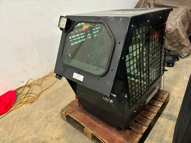 BOBCAT S70/463 CAB ASSEMBLY-BRAND NEW TAKE OFF - Photo 2
