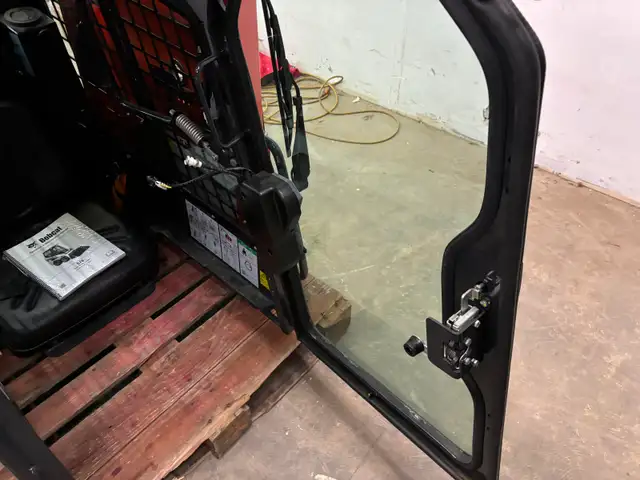 BOBCAT S70/463 CAB ASSEMBLY-BRAND NEW TAKE OFF - Photo 4