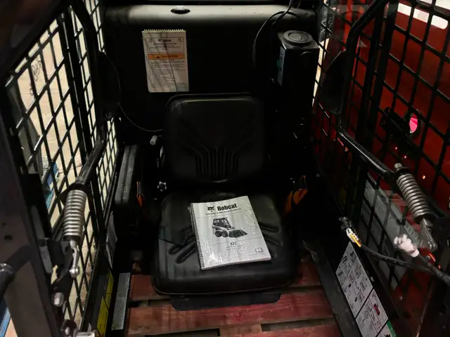 BOBCAT S70/463 CAB ASSEMBLY-BRAND NEW TAKE OFF - Photo 5