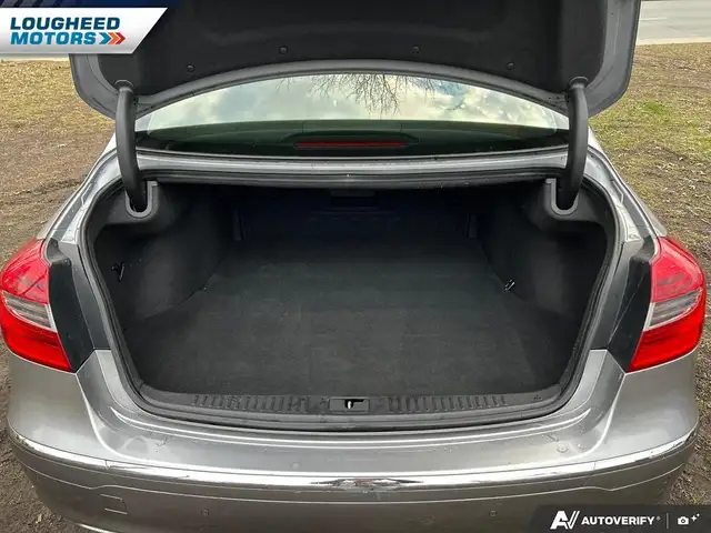 2012 Hyundai Genesis 3.8L Premium 4D Sedan - Photo 9