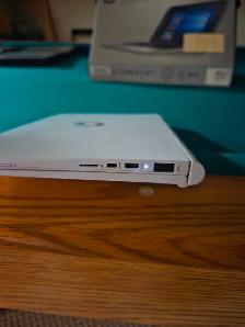 HP Pavilion x2 64GB-Barely Used-for parts or repair - Photo 2