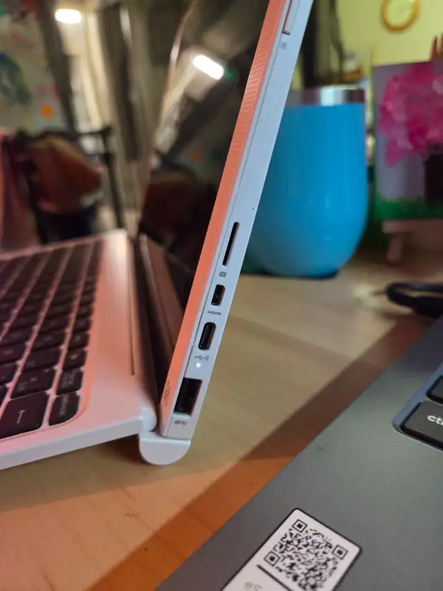 HP Pavilion x2 64GB-Barely Used-for parts or repair - Photo 4