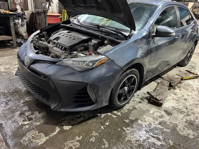 2017 Toyota Corolla SE - Photo 2