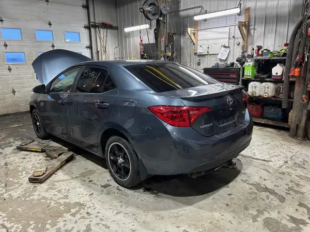 2017 Toyota Corolla SE - Photo 4