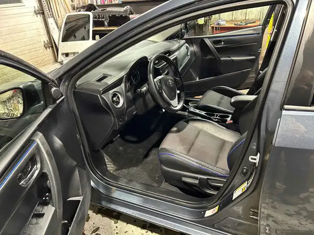 2017 Toyota Corolla SE - Photo 9