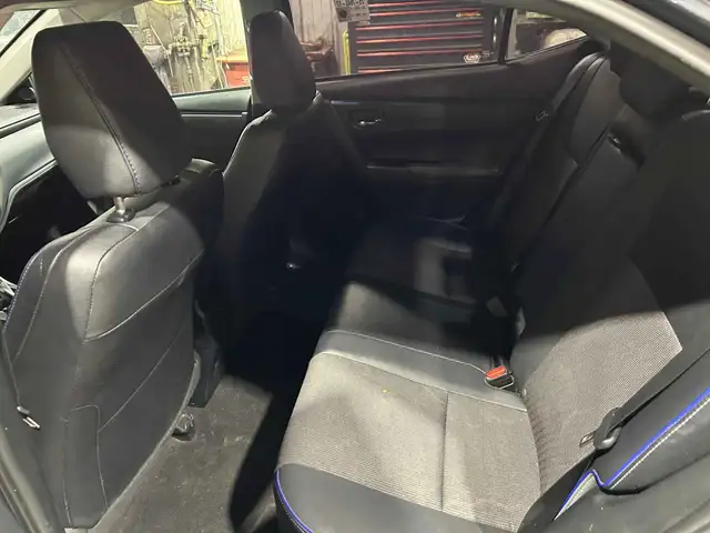 2017 Toyota Corolla SE - Photo 14
