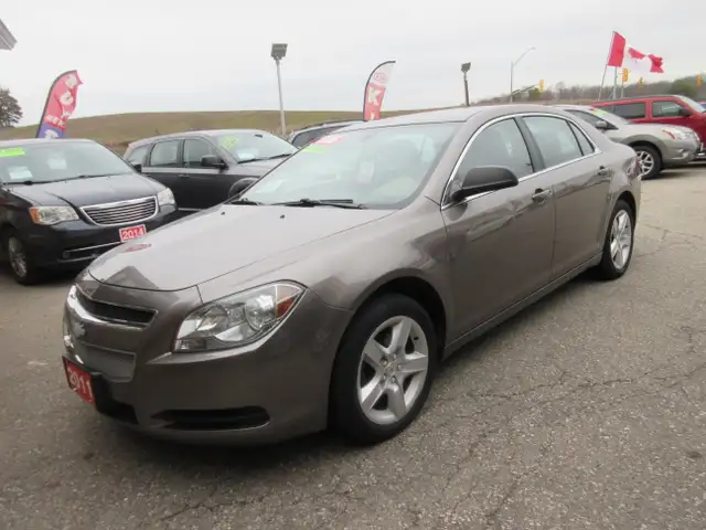 2011 Chevrolet Malibu LS - Photo 3