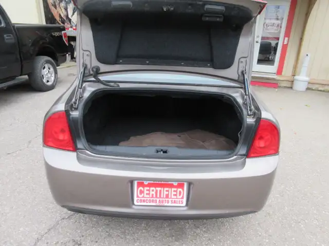 2011 Chevrolet Malibu LS - Photo 7